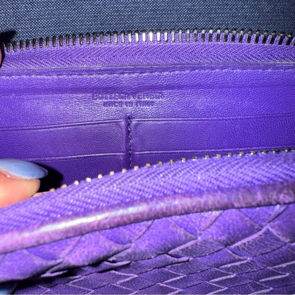 Bottega Veneta Intrecciato Purple Full Zip Long Wallet Lambskin Leather EUC - Picture 5 of 5